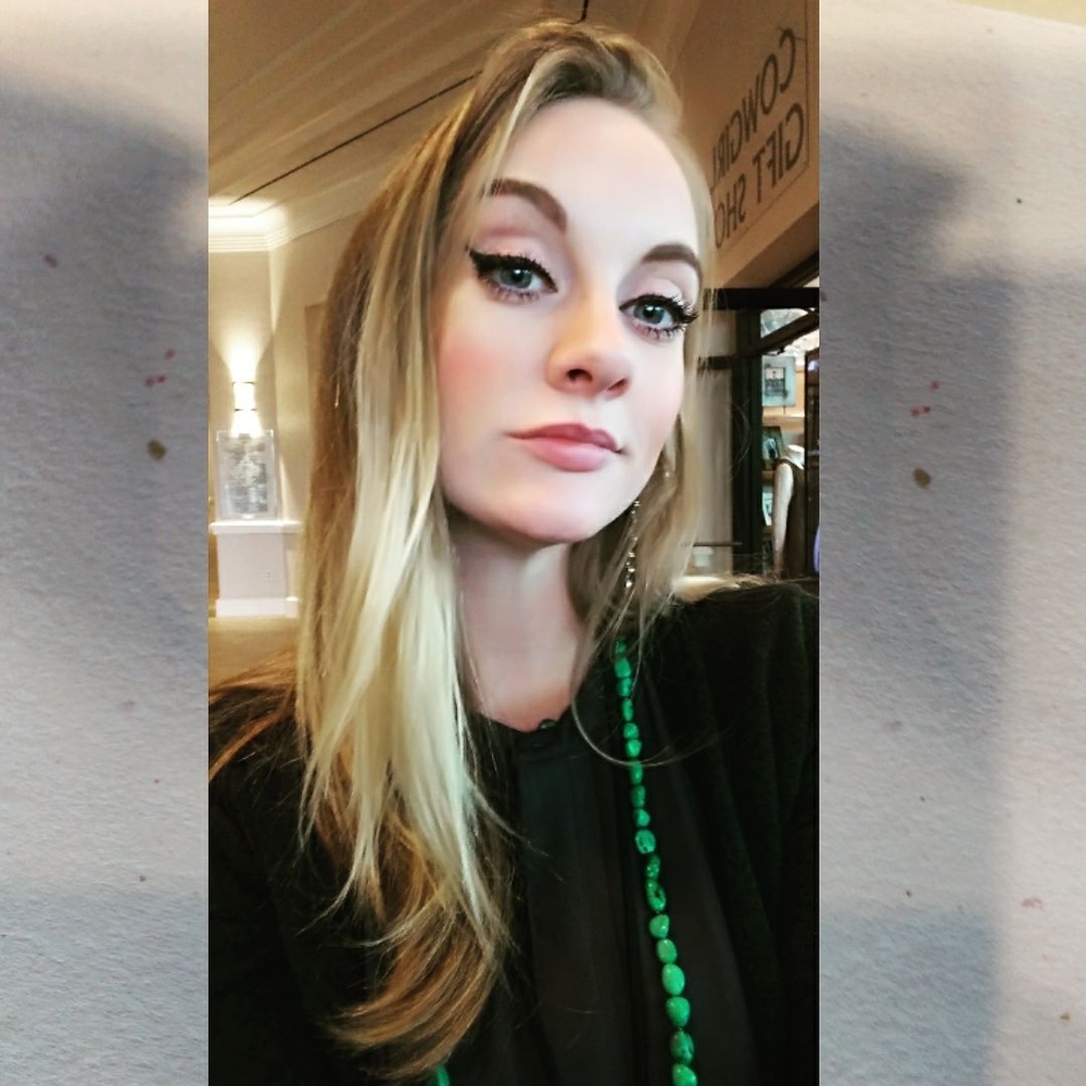 Meet your Posher, Laura